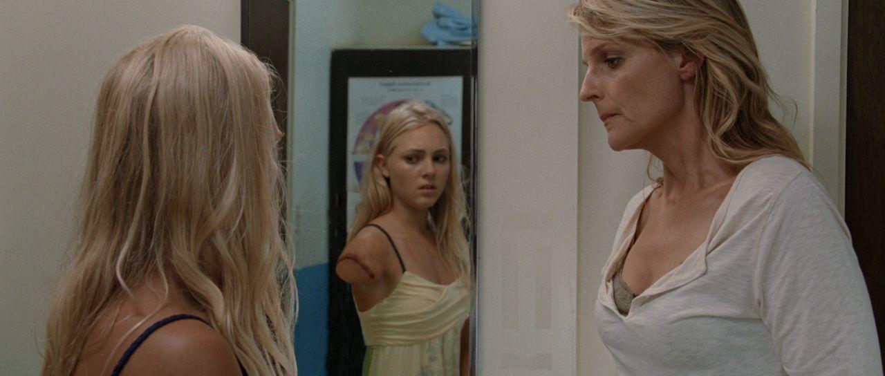annasophiarobbcom-0345.jpg annasophiarobbcom-0345.jpg