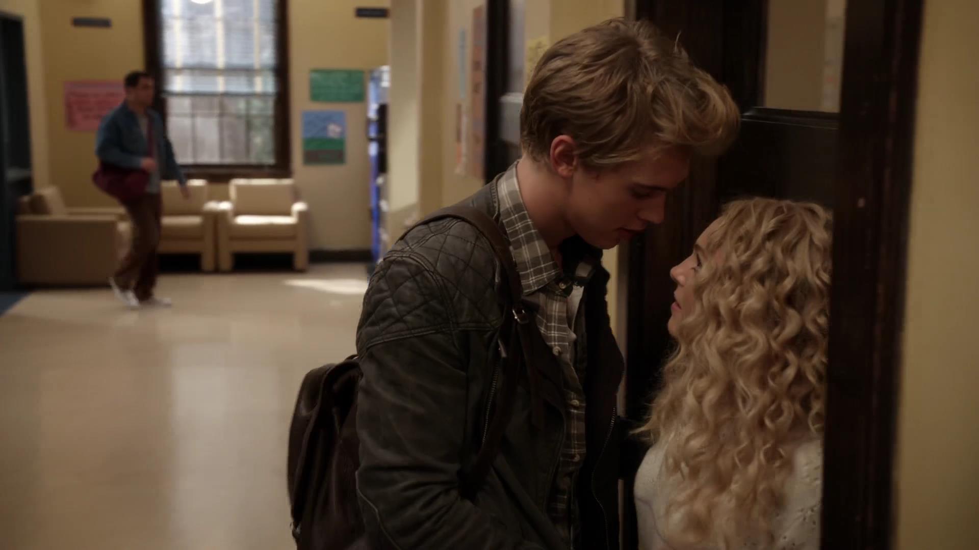 TheCarrieDiaries1x02_AnnaSophiaRobbOnline0056.jpg
