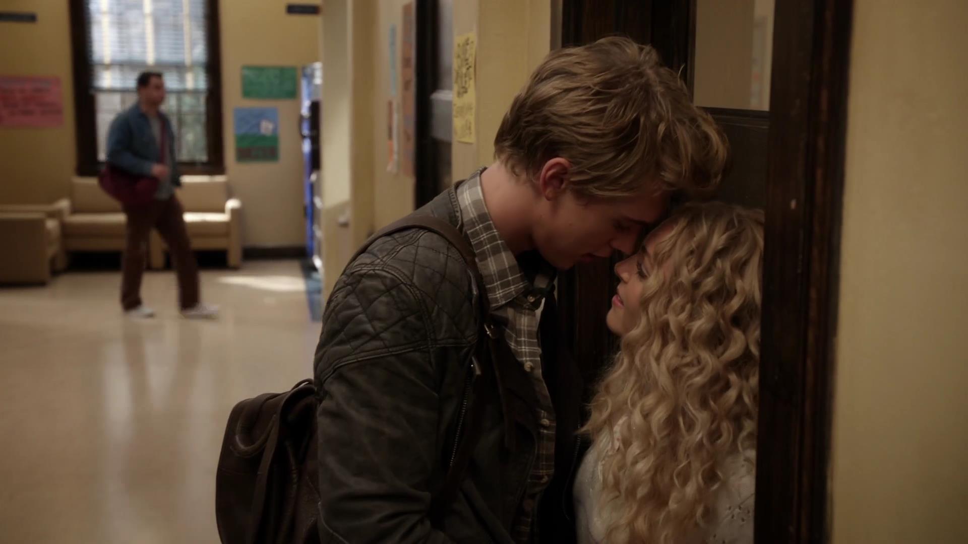 TheCarrieDiaries1x02_AnnaSophiaRobbOnline0057.jpg