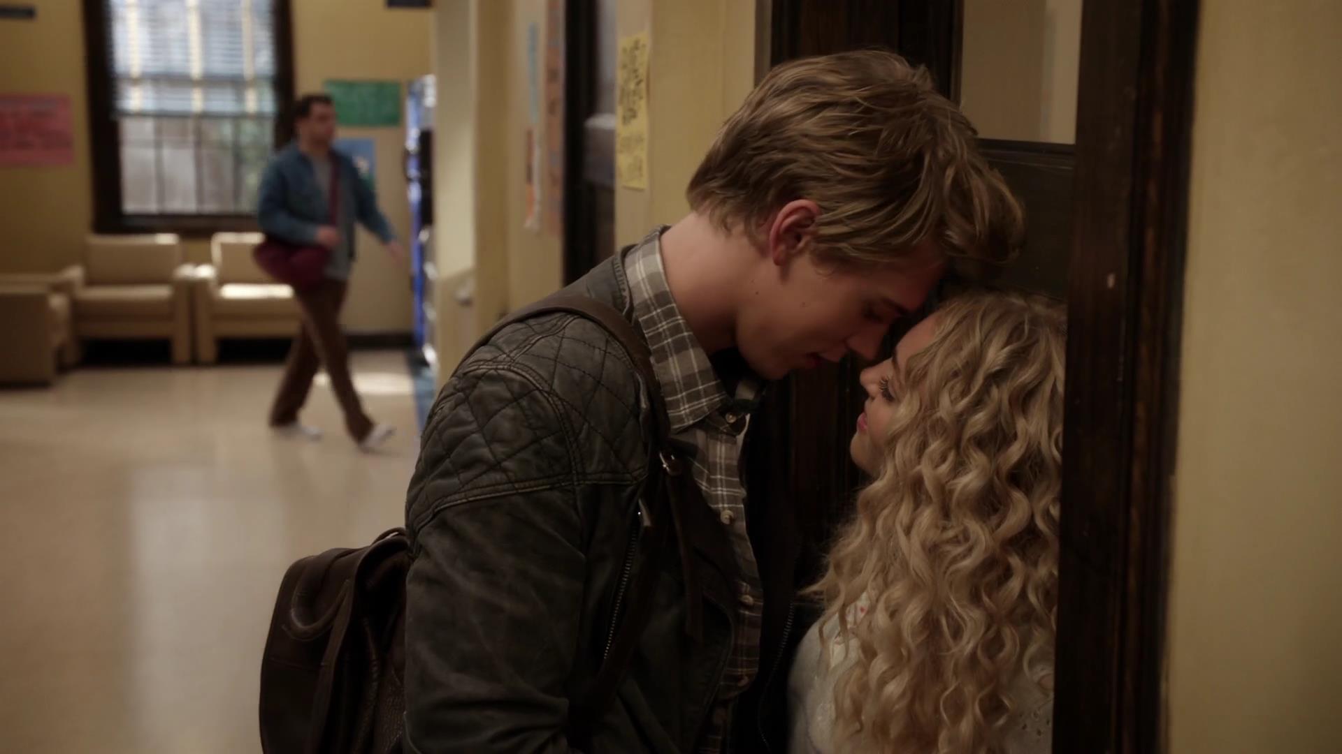 TheCarrieDiaries1x02_AnnaSophiaRobbOnline0058.jpg