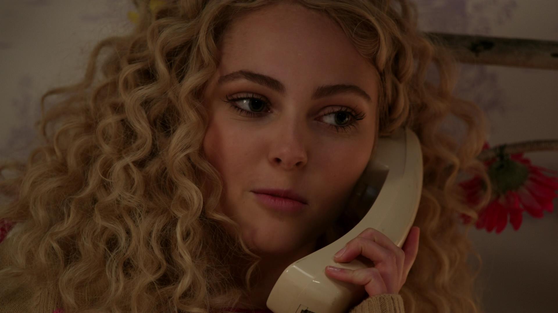 TheCarrieDiaries1x02_AnnaSophiaRobbOnline0117.jpg