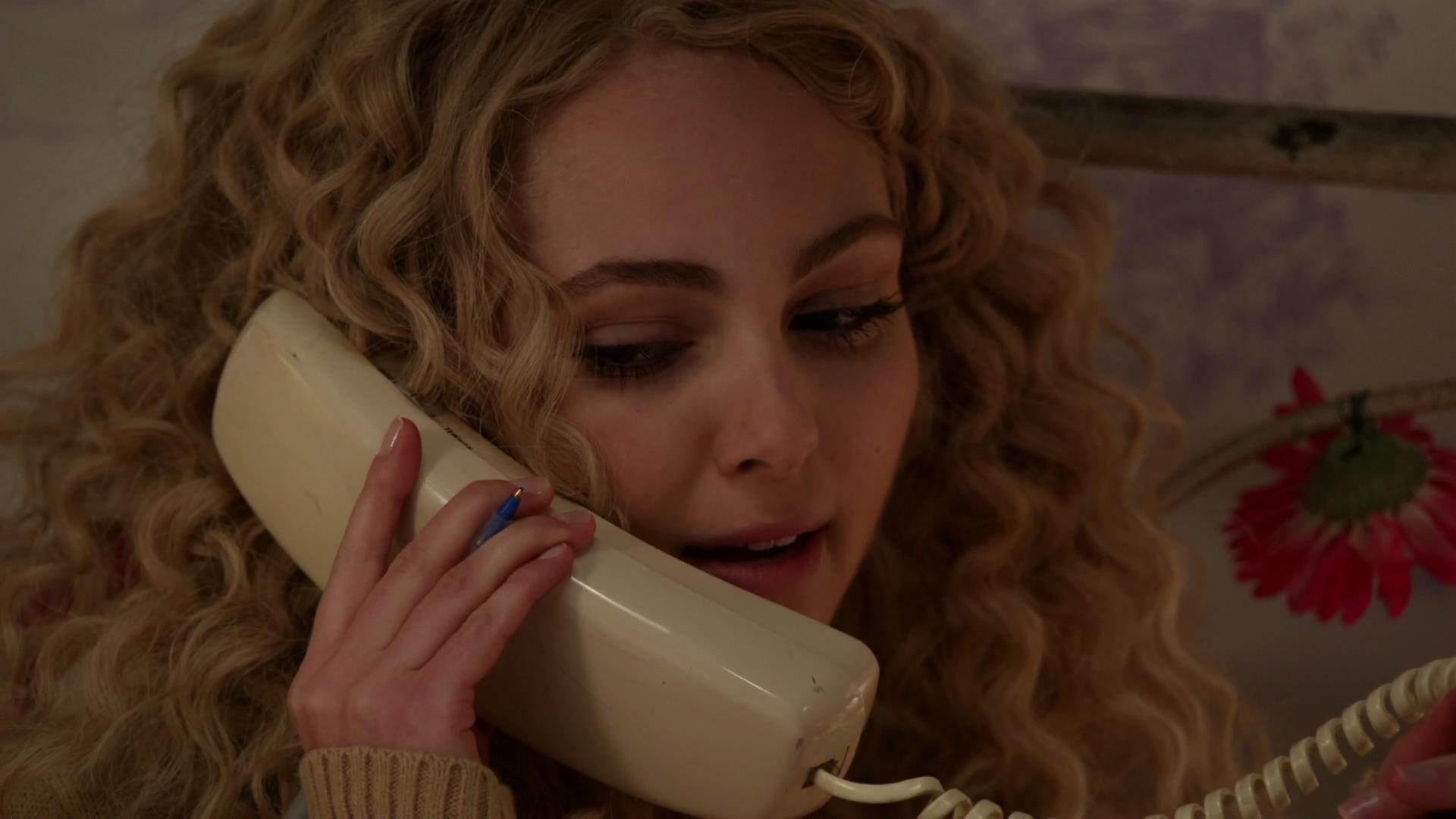 TheCarrieDiaries1x02_AnnaSophiaRobbOnline0137.jpg