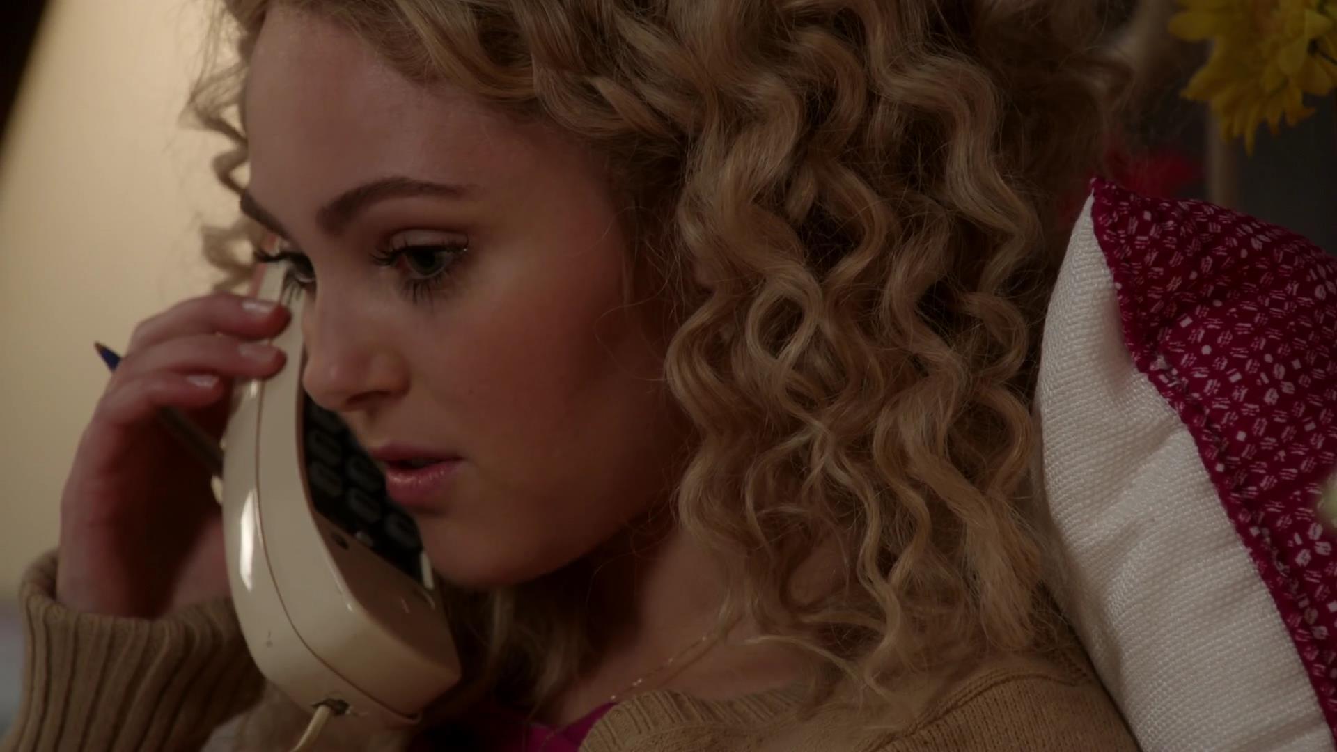 TheCarrieDiaries1x02_AnnaSophiaRobbOnline0153.jpg
