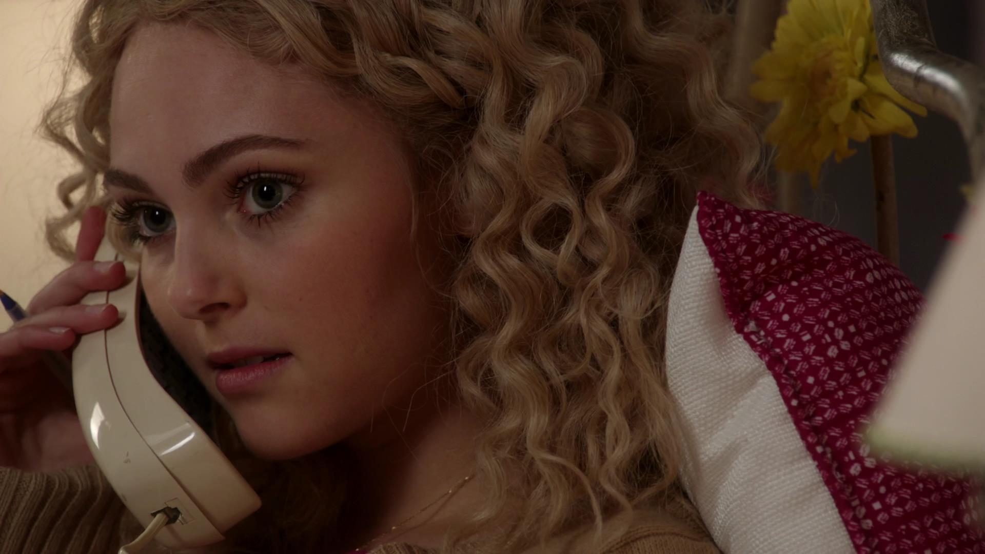 TheCarrieDiaries1x02_AnnaSophiaRobbOnline0154.jpg