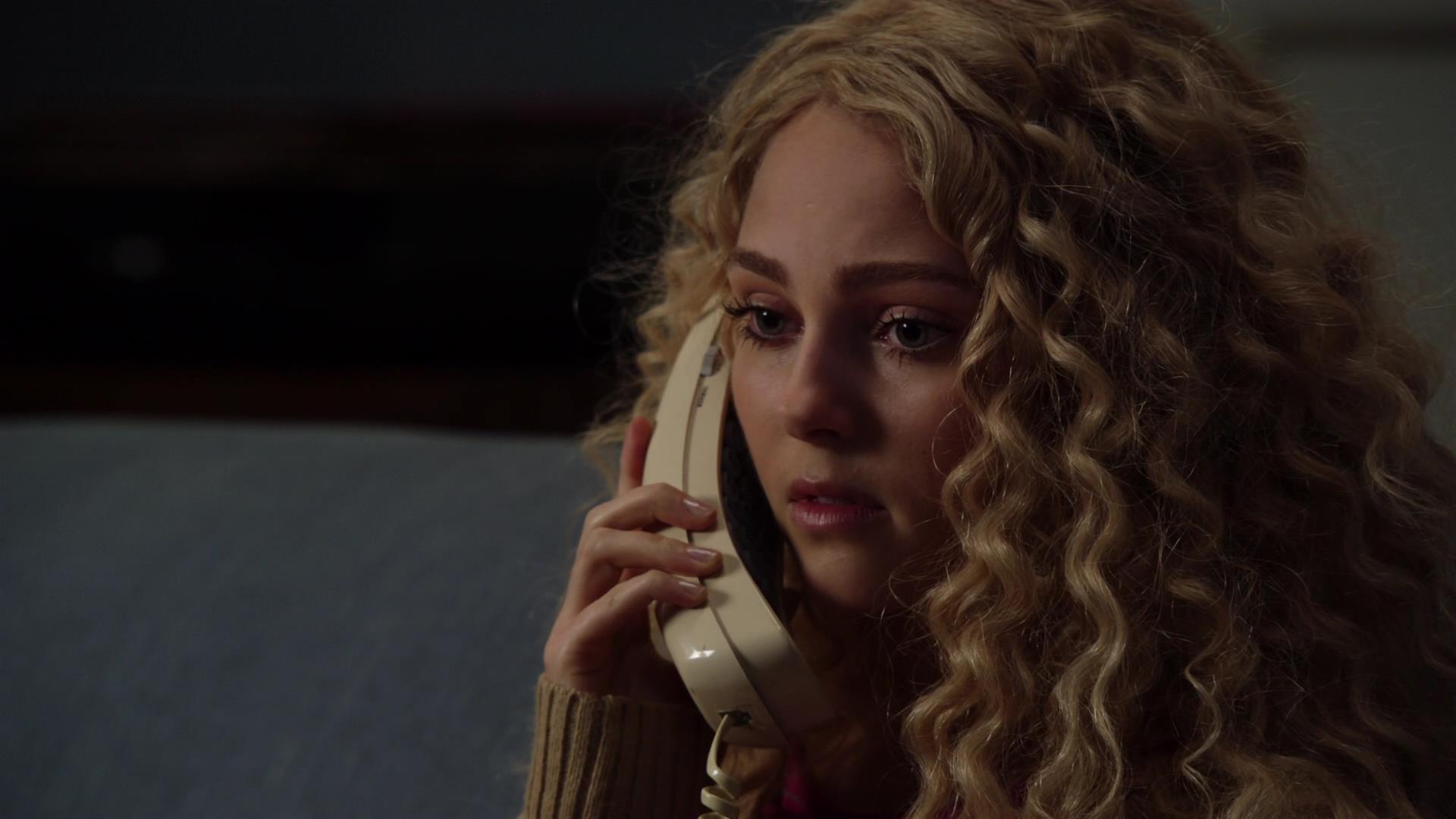TheCarrieDiaries1x02_AnnaSophiaRobbOnline0179.jpg