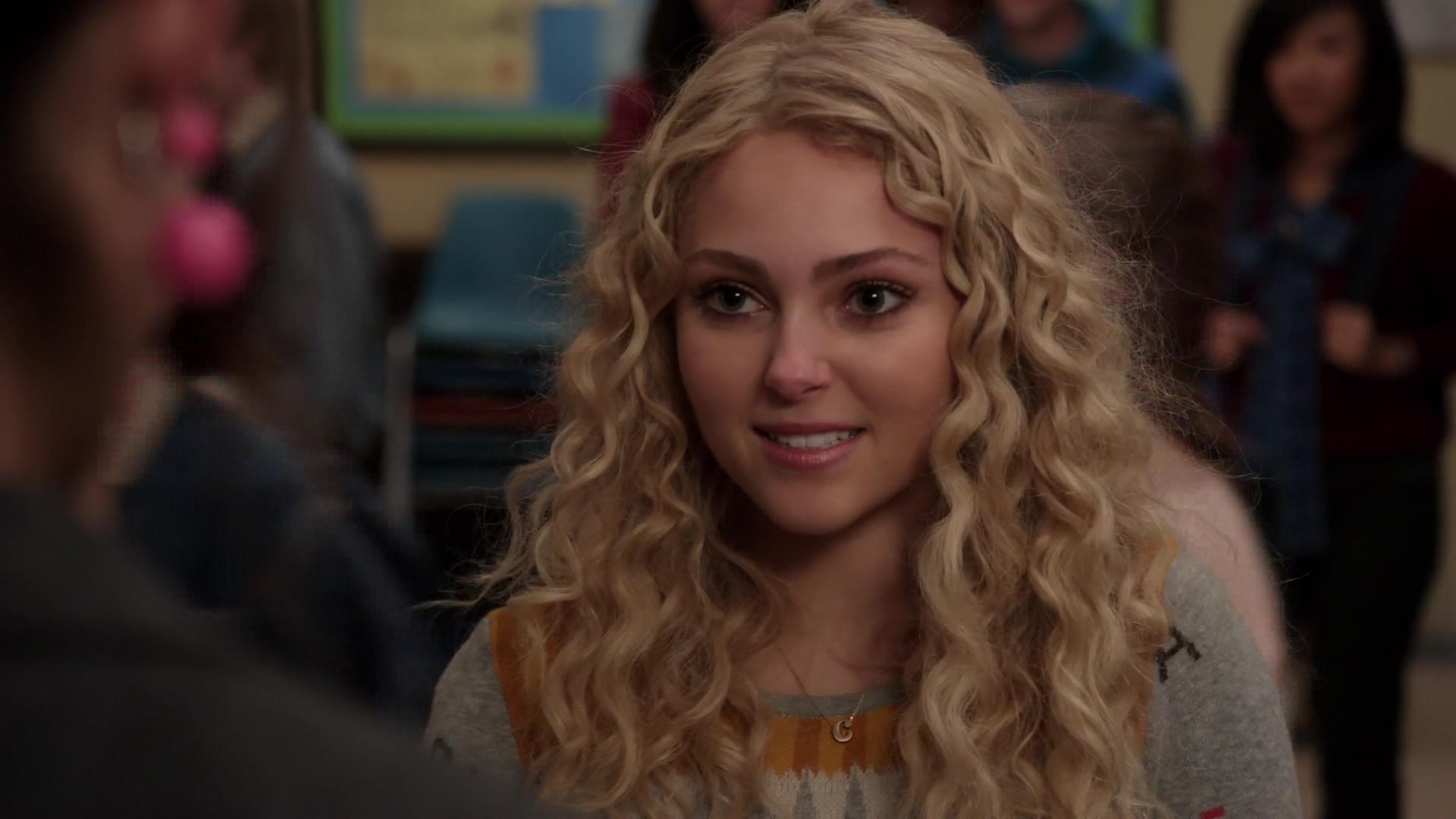 TheCarrieDiaries1x02_AnnaSophiaRobbOnline0200.jpg