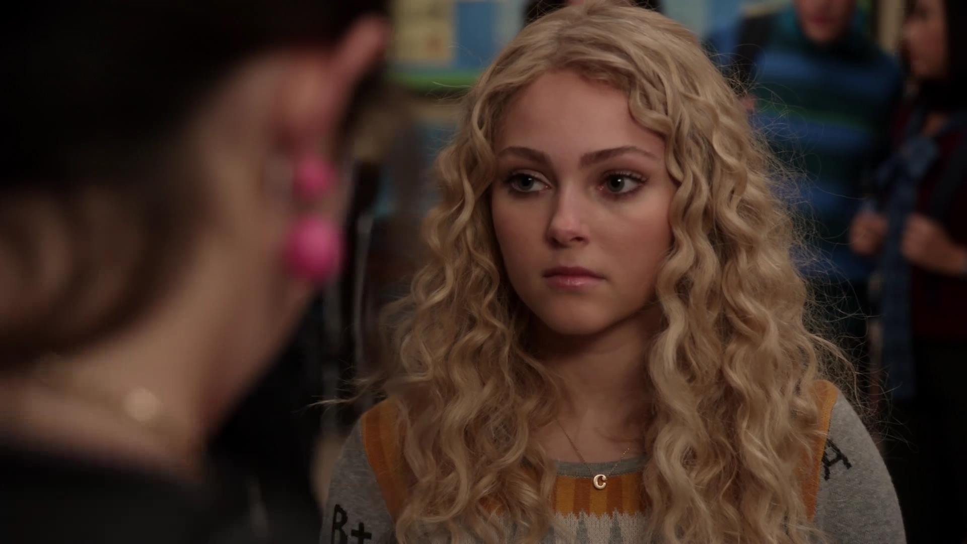 TheCarrieDiaries1x02_AnnaSophiaRobbOnline0202.jpg