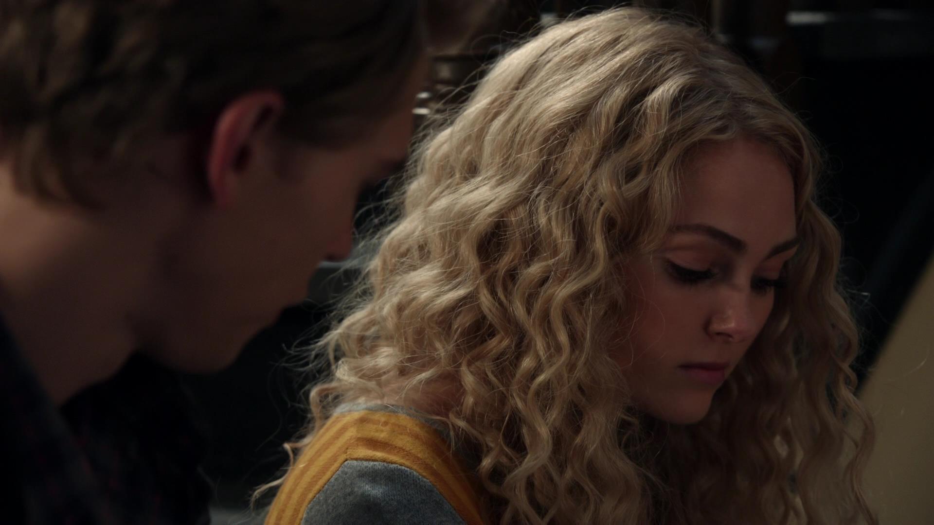 TheCarrieDiaries1x02_AnnaSophiaRobbOnline0227.jpg