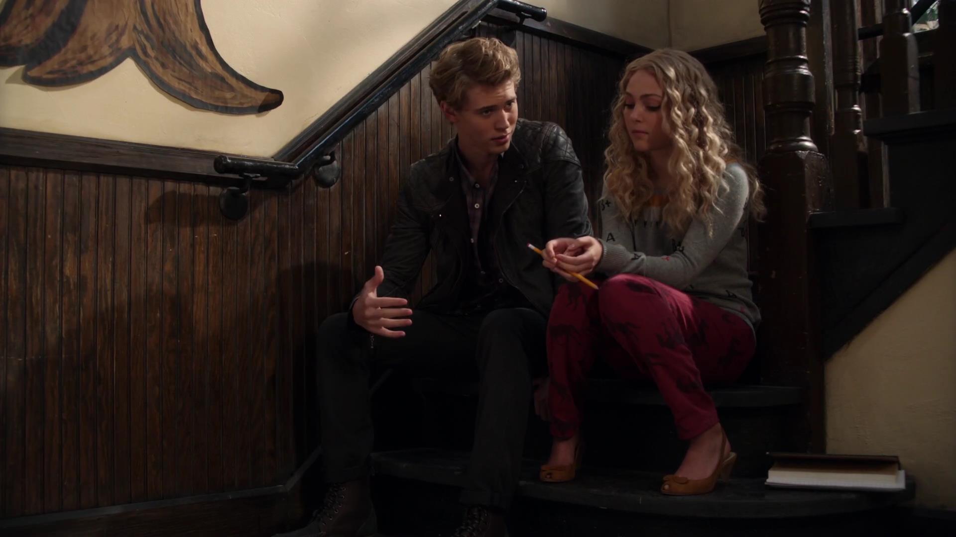 TheCarrieDiaries1x02_AnnaSophiaRobbOnline0233.jpg