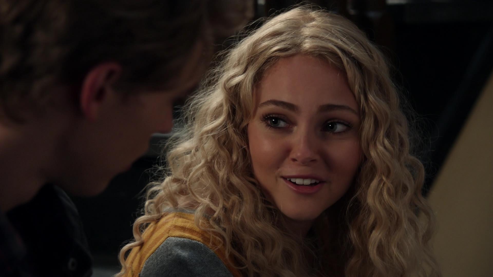 TheCarrieDiaries1x02_AnnaSophiaRobbOnline0242.jpg