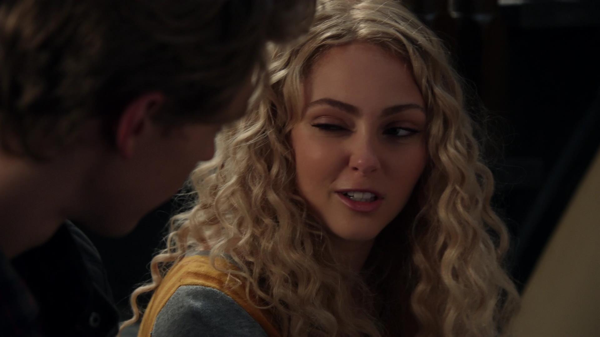 TheCarrieDiaries1x02_AnnaSophiaRobbOnline0276.jpg