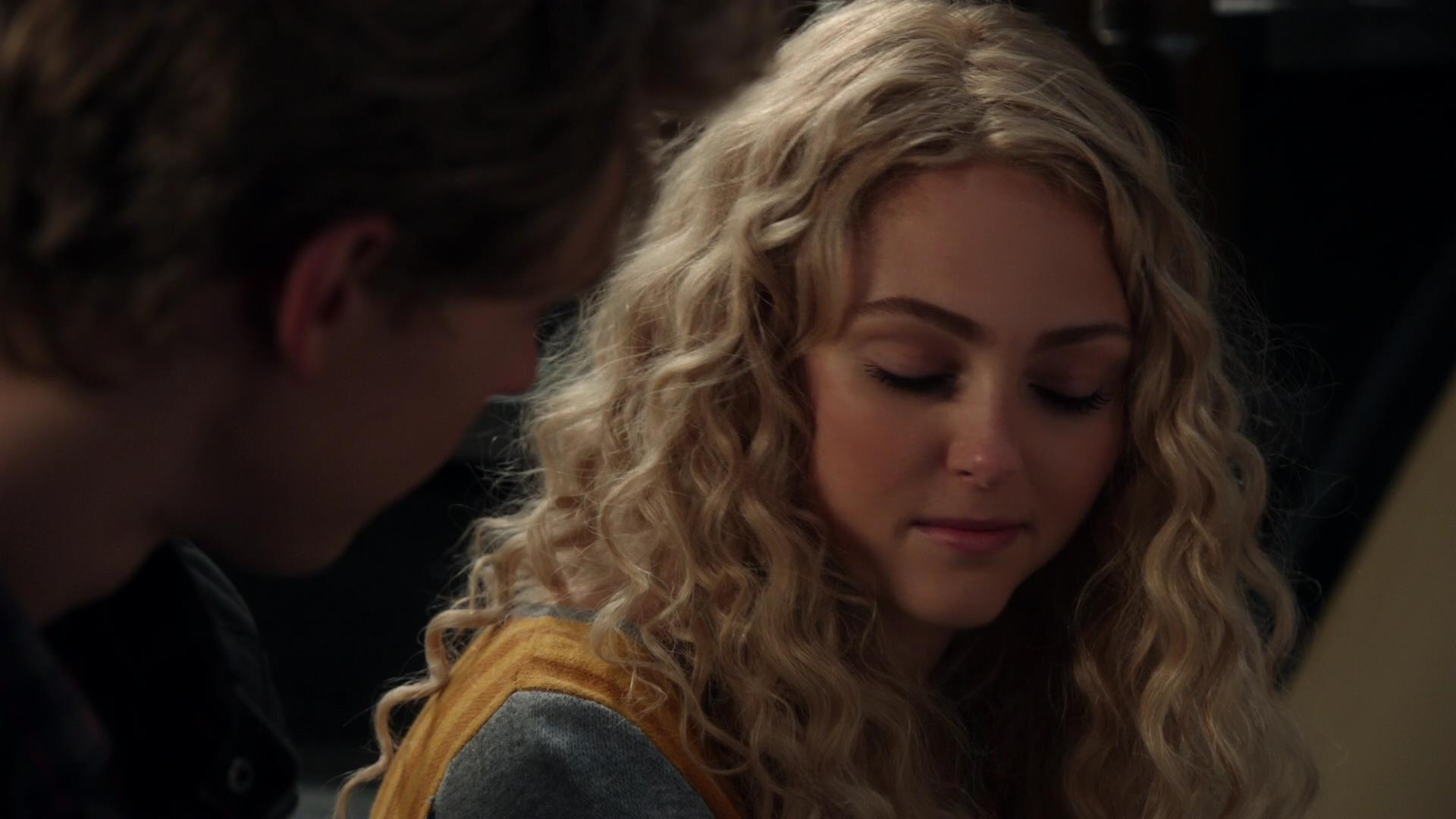 TheCarrieDiaries1x02_AnnaSophiaRobbOnline0279.jpg