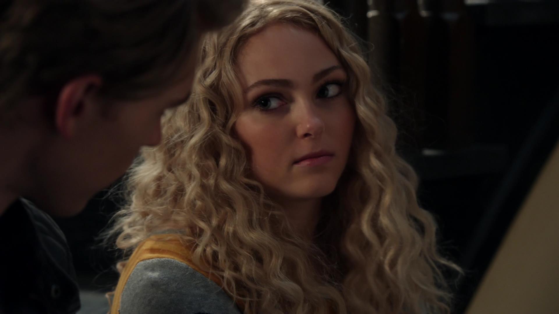 TheCarrieDiaries1x02_AnnaSophiaRobbOnline0284.jpg