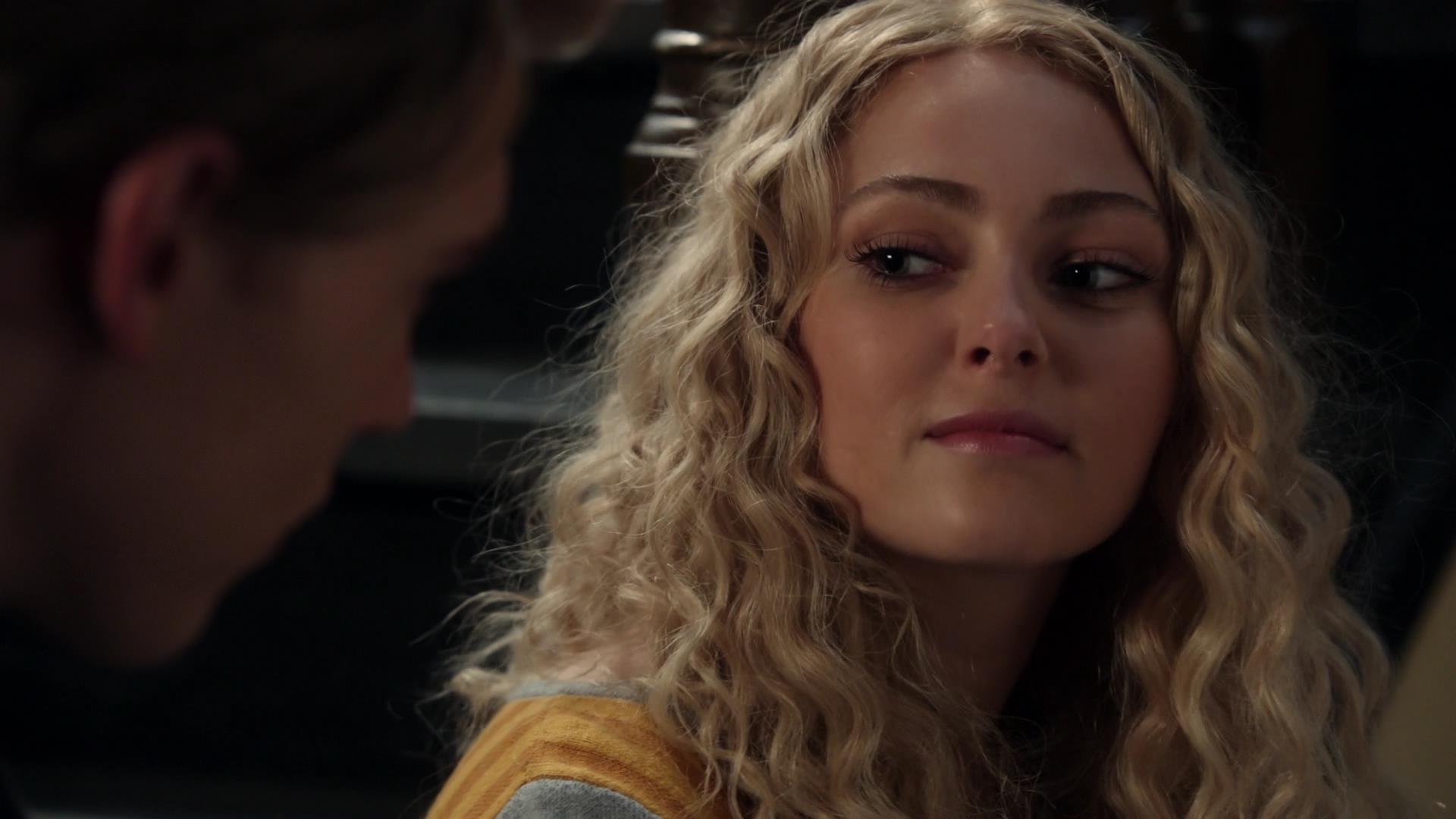 TheCarrieDiaries1x02_AnnaSophiaRobbOnline0286.jpg
