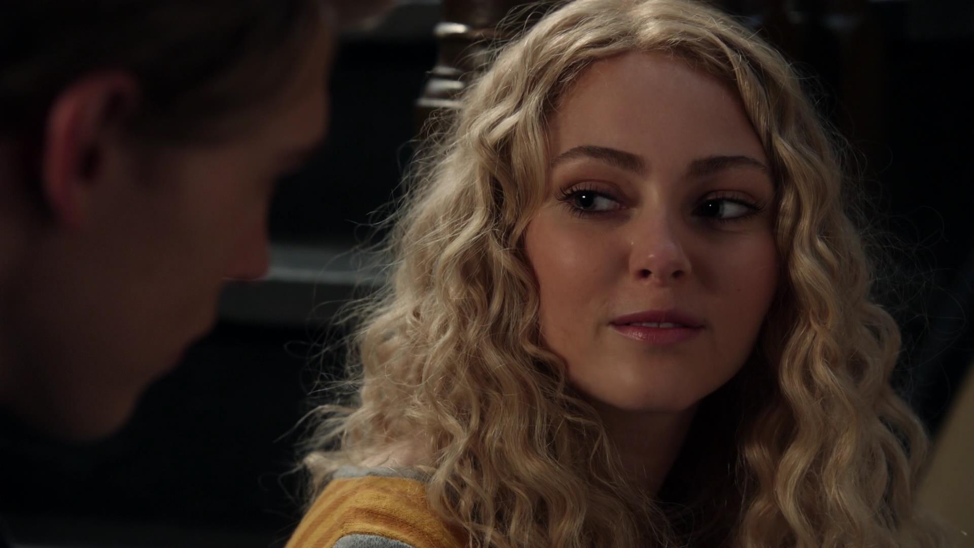 TheCarrieDiaries1x02_AnnaSophiaRobbOnline0288.jpg