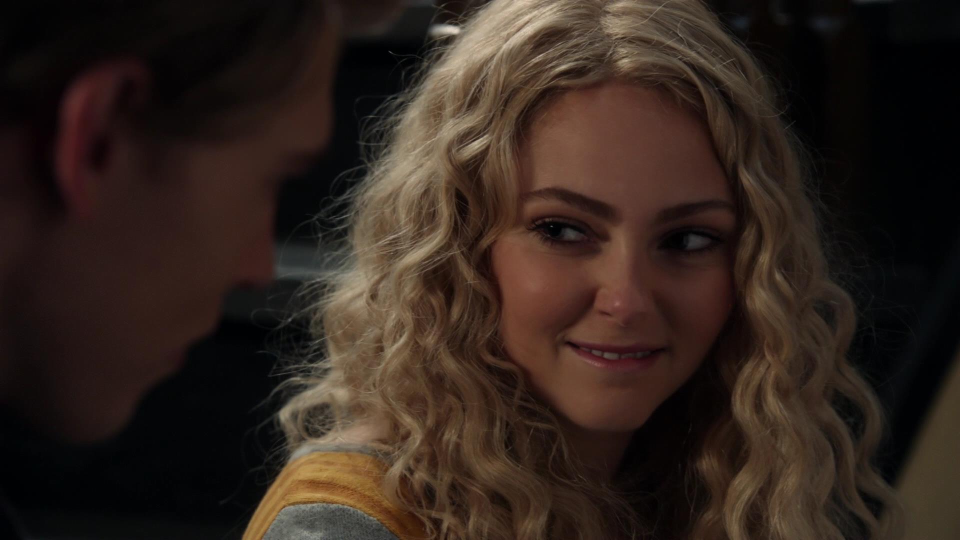 TheCarrieDiaries1x02_AnnaSophiaRobbOnline0294.jpg