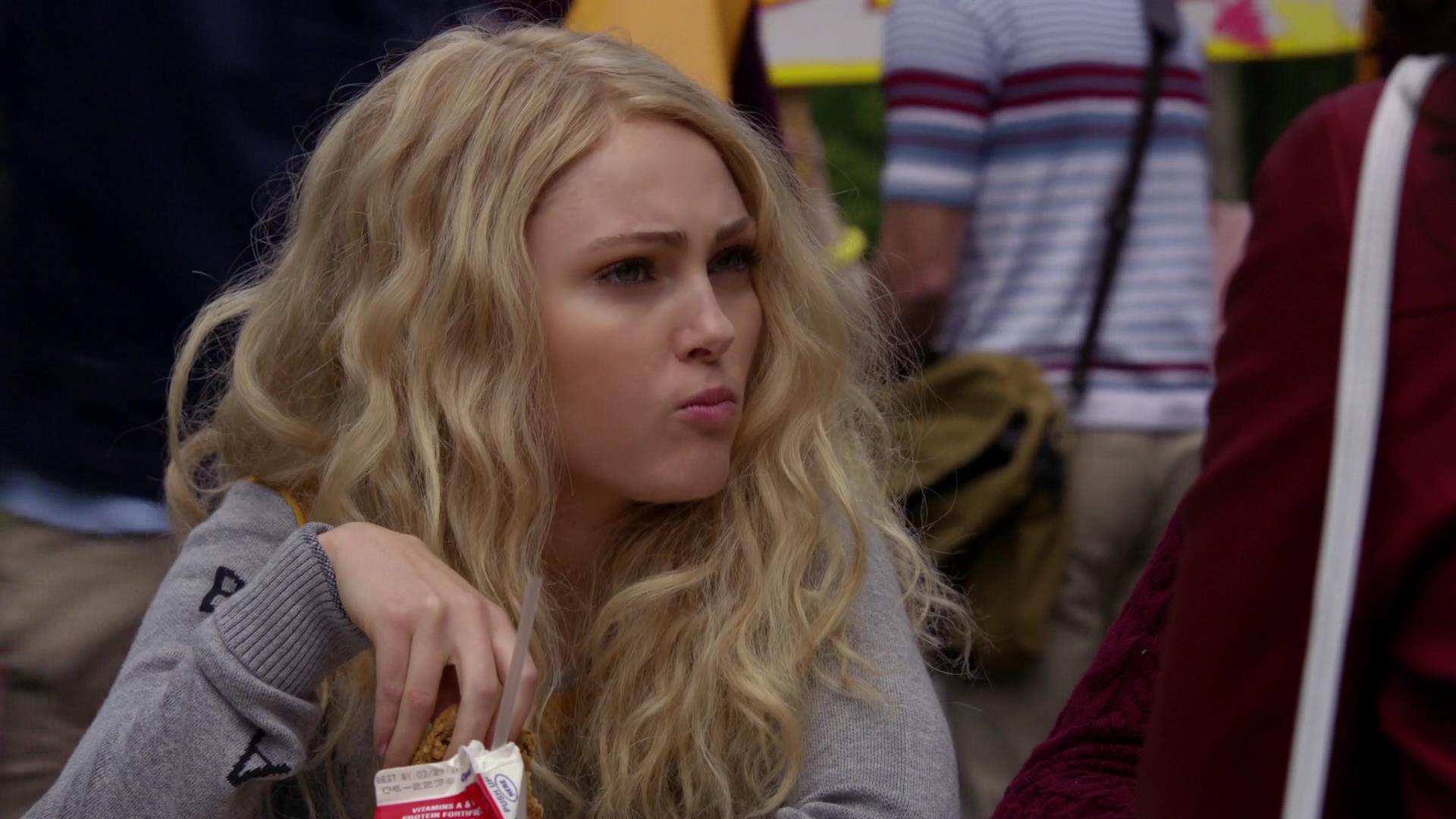TheCarrieDiaries1x02_AnnaSophiaRobbOnline0303.jpg