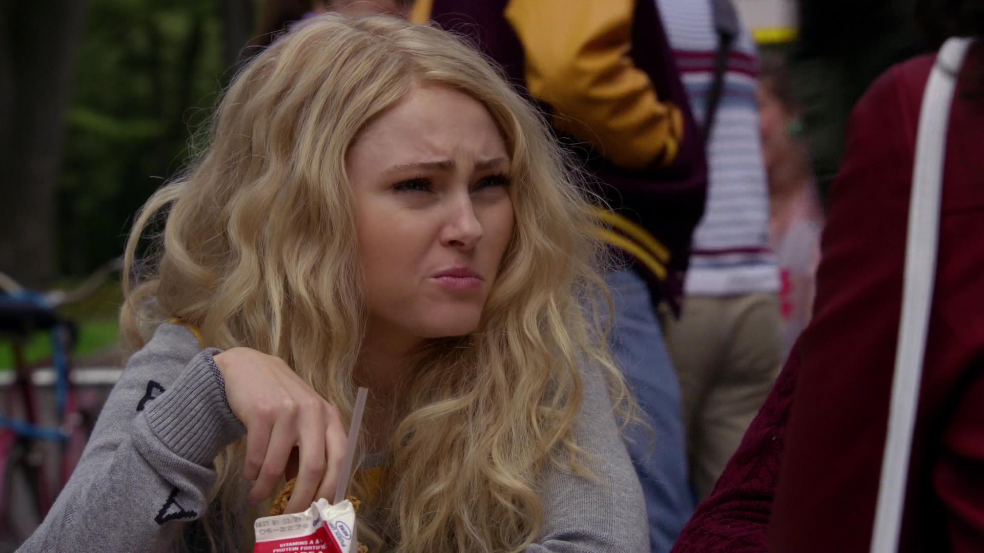TheCarrieDiaries1x02_AnnaSophiaRobbOnline0304.jpg