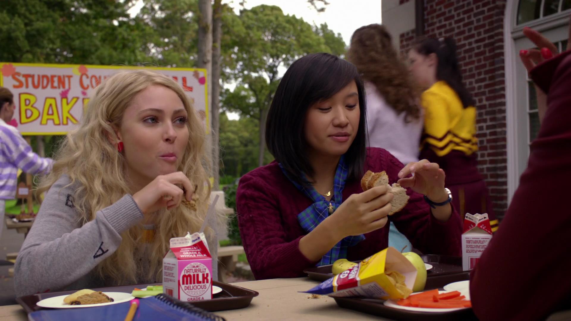 TheCarrieDiaries1x02_AnnaSophiaRobbOnline0313.jpg