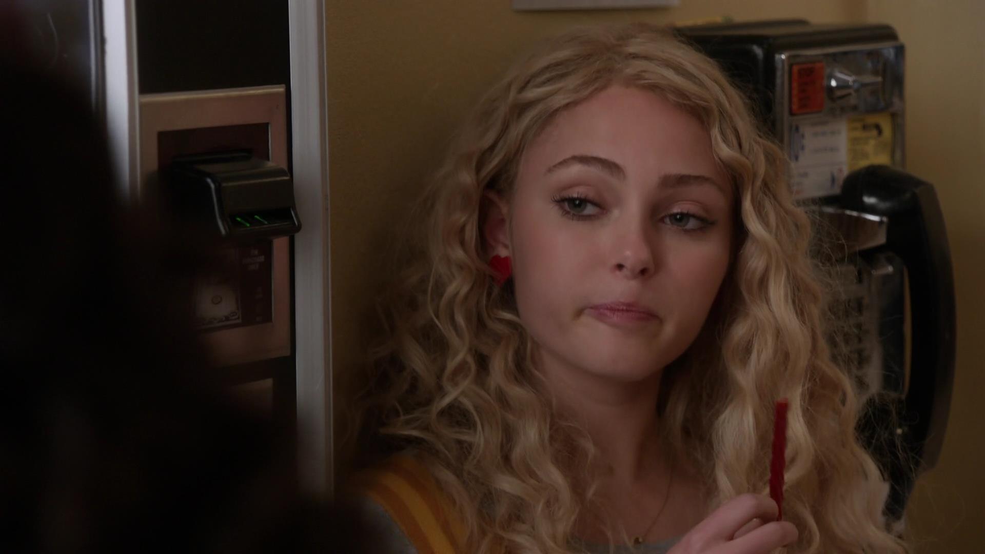TheCarrieDiaries1x02_AnnaSophiaRobbOnline0358.jpg