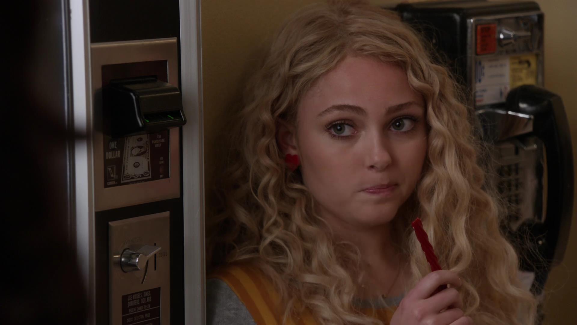 TheCarrieDiaries1x02_AnnaSophiaRobbOnline0367.jpg