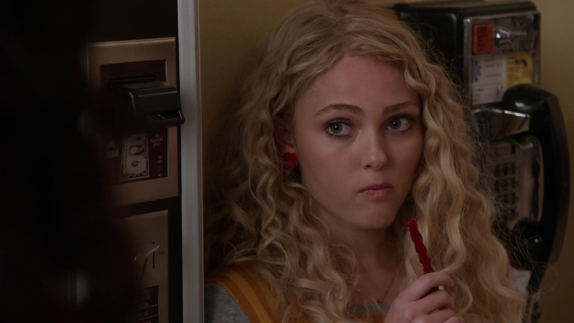 TheCarrieDiaries1x02_AnnaSophiaRobbOnline0368.jpg