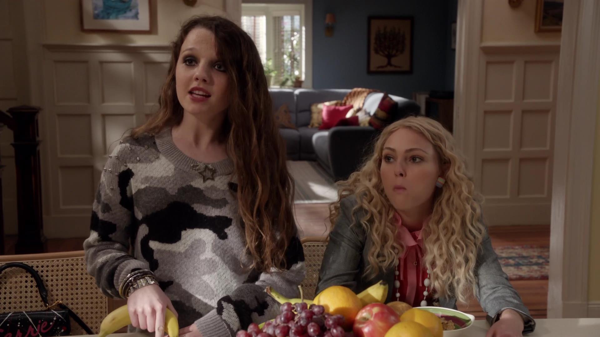 TheCarrieDiaries1x02_AnnaSophiaRobbOnline0382.jpg