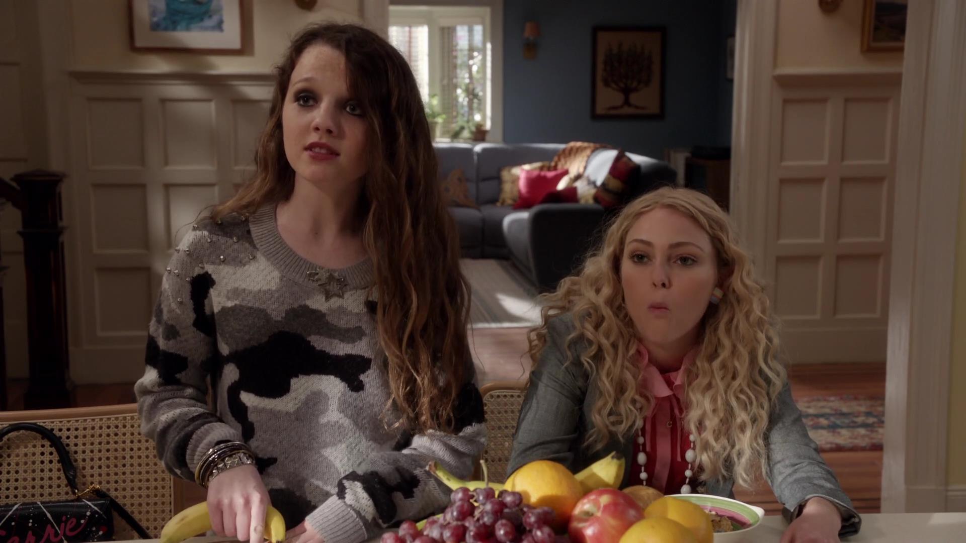 TheCarrieDiaries1x02_AnnaSophiaRobbOnline0383.jpg
