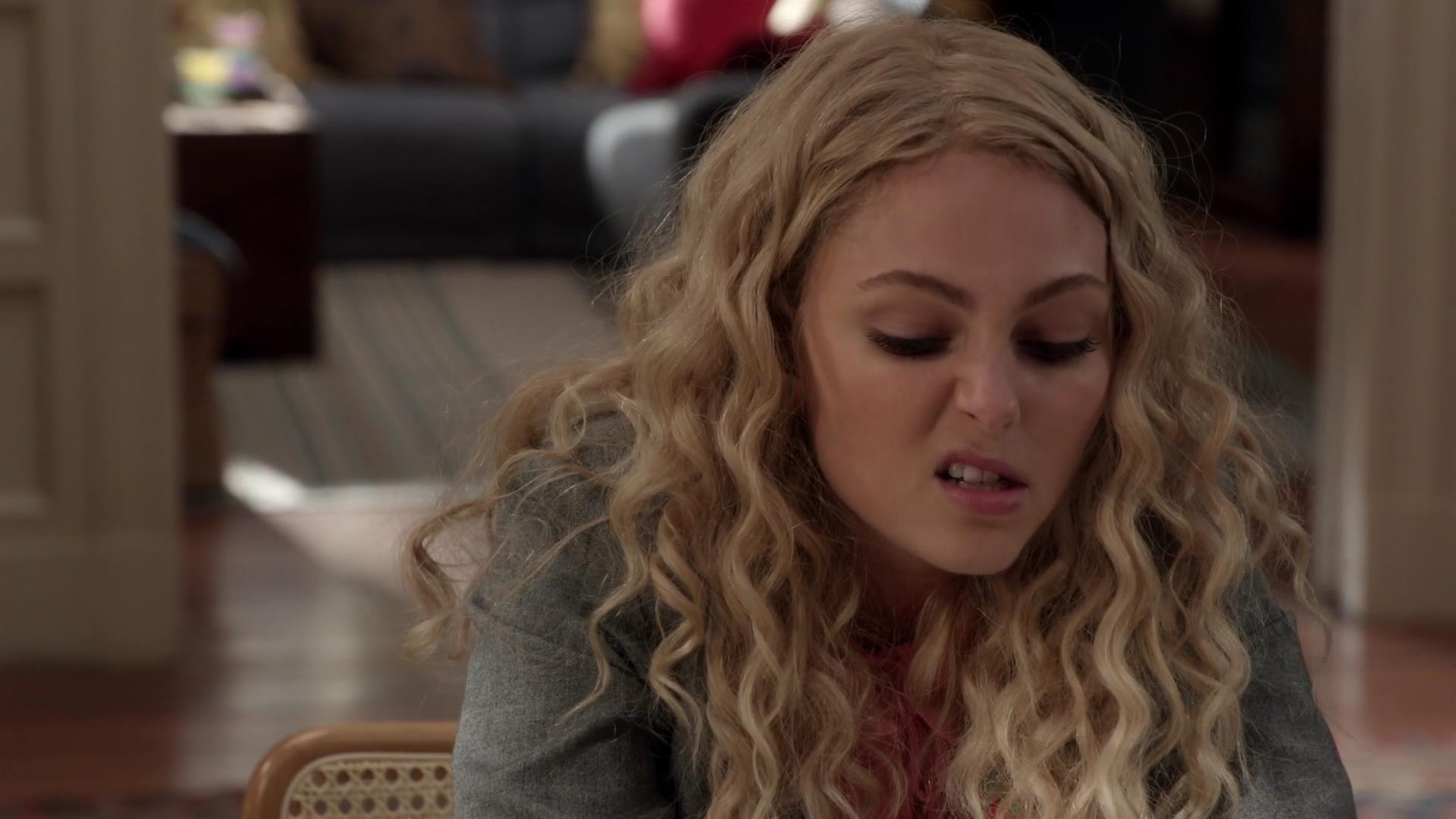 TheCarrieDiaries1x02_AnnaSophiaRobbOnline0399.jpg