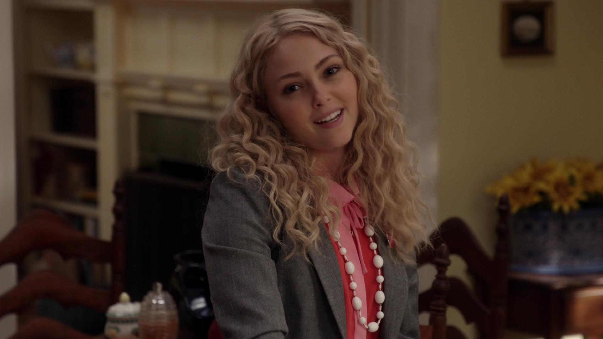 TheCarrieDiaries1x02_AnnaSophiaRobbOnline0412.jpg