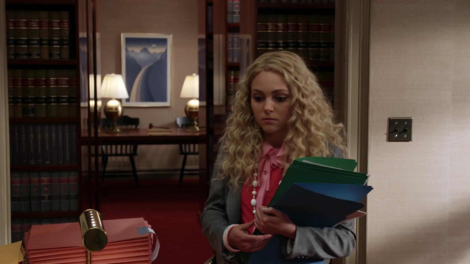 TheCarrieDiaries1x02_AnnaSophiaRobbOnline0422.jpg