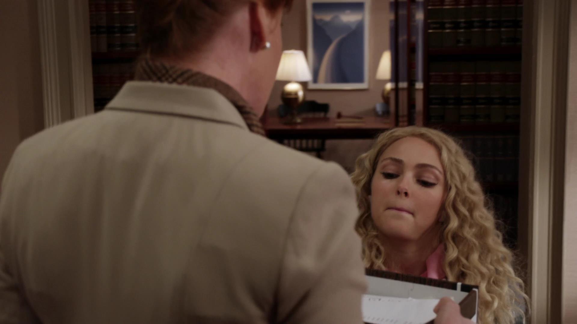 TheCarrieDiaries1x02_AnnaSophiaRobbOnline0423.jpg