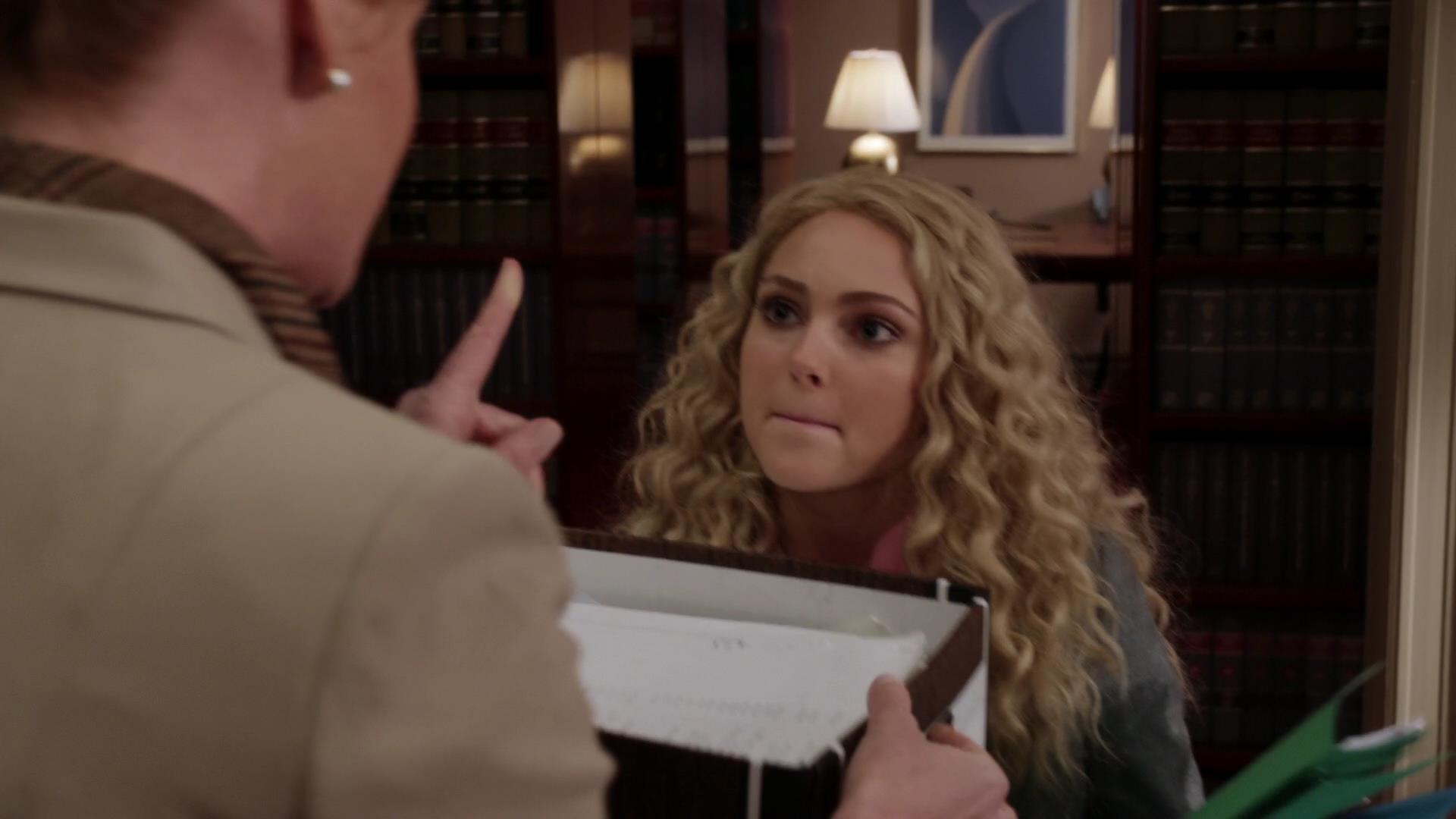 TheCarrieDiaries1x02_AnnaSophiaRobbOnline0424.jpg
