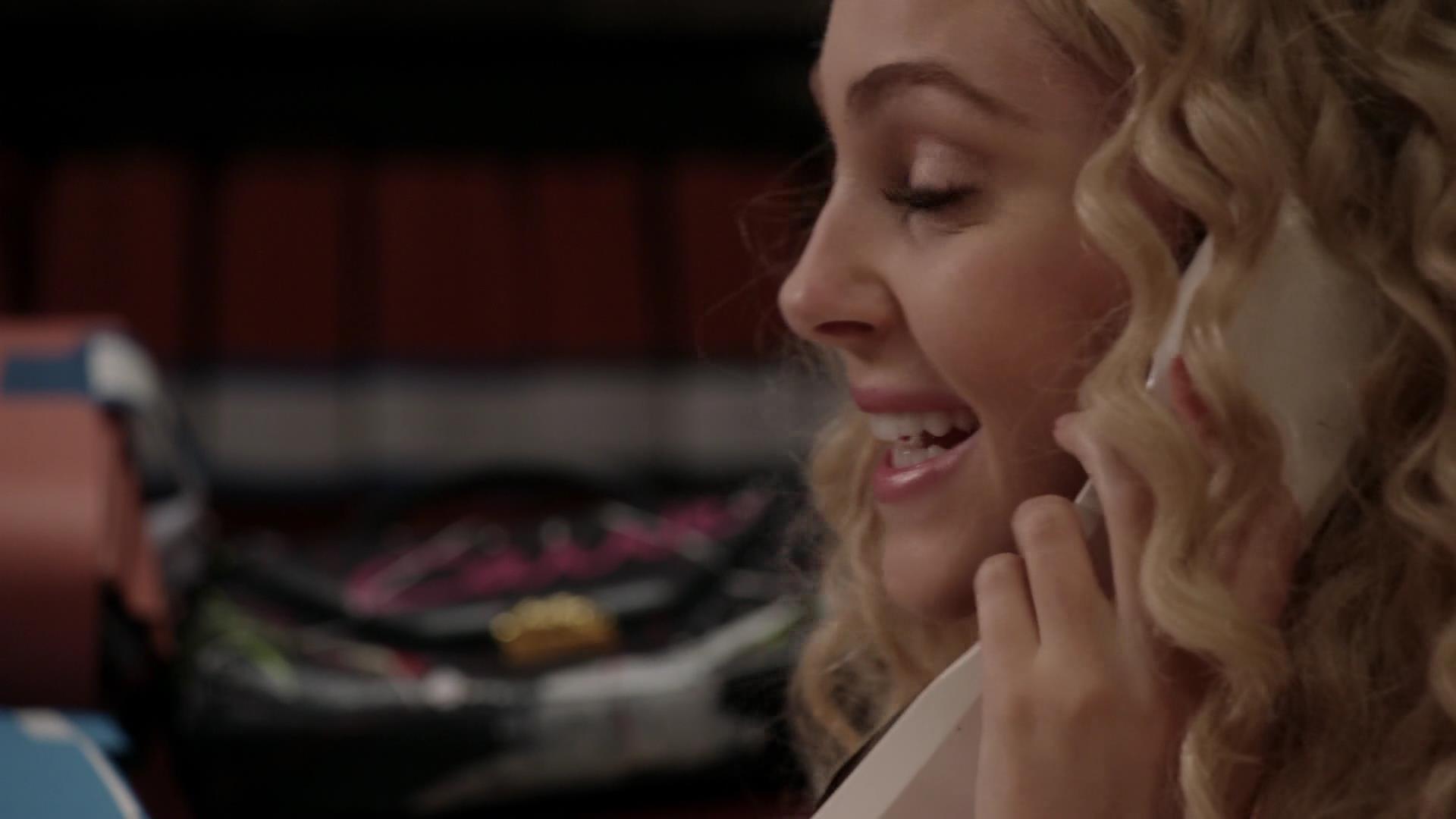 TheCarrieDiaries1x02_AnnaSophiaRobbOnline0448.jpg