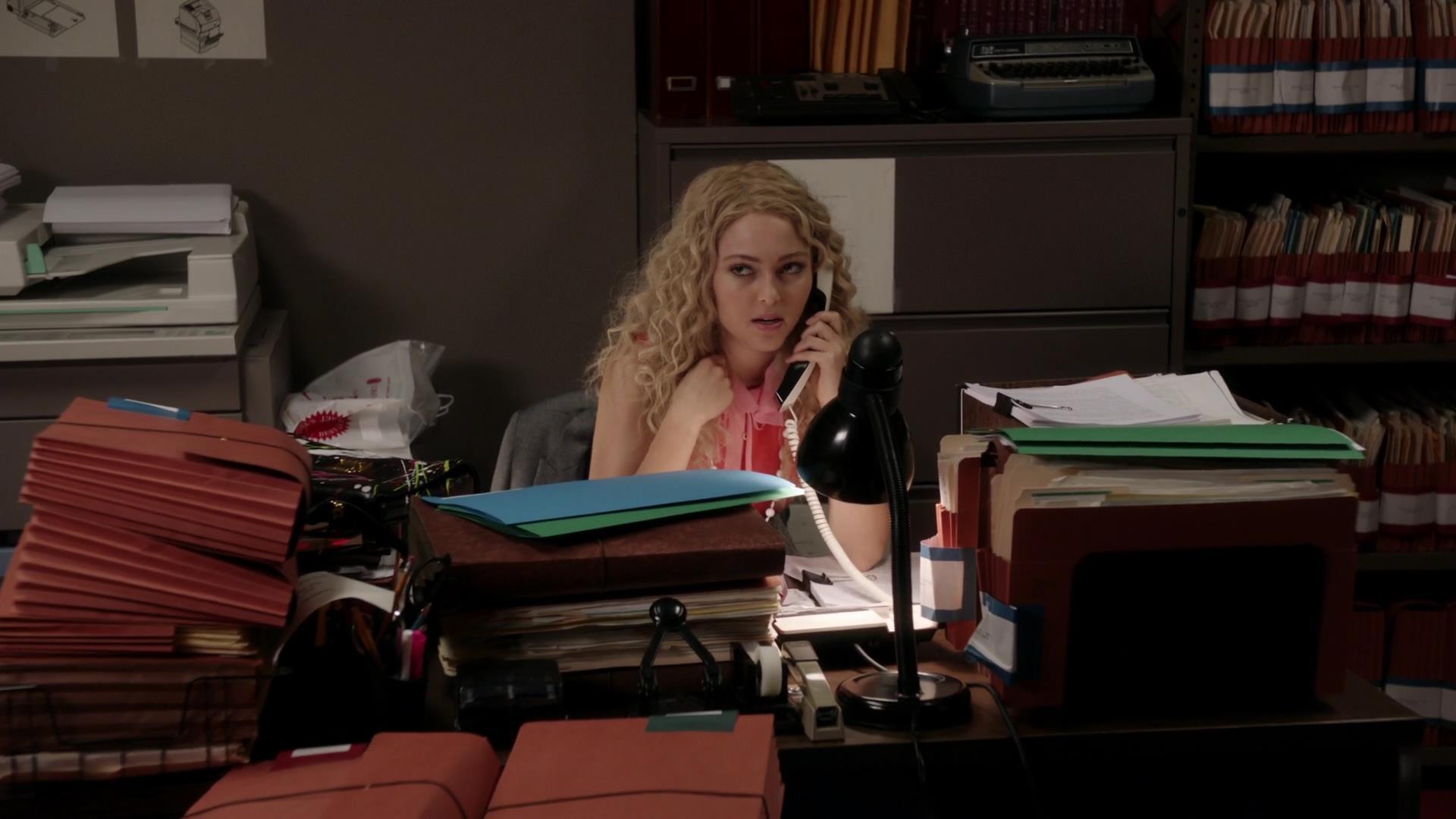 TheCarrieDiaries1x02_AnnaSophiaRobbOnline0450.jpg