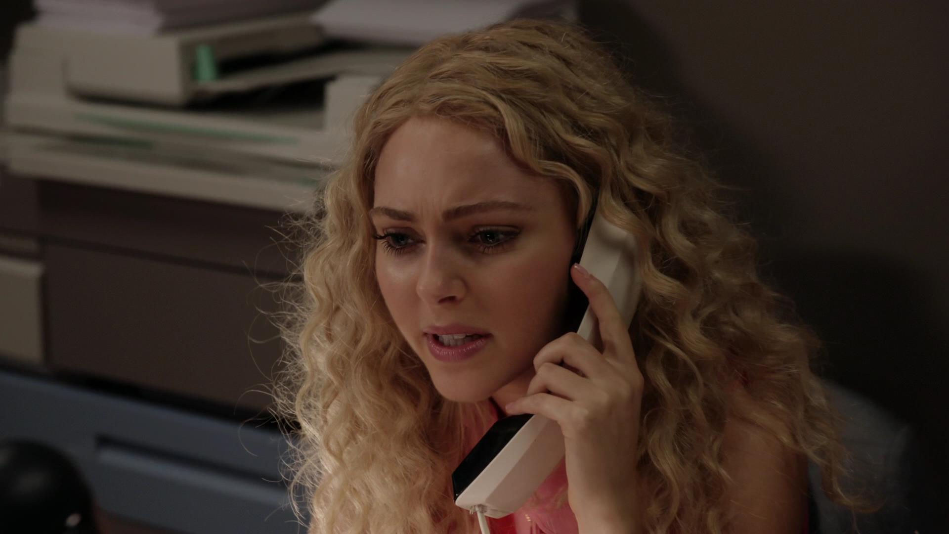 TheCarrieDiaries1x02_AnnaSophiaRobbOnline0456.jpg