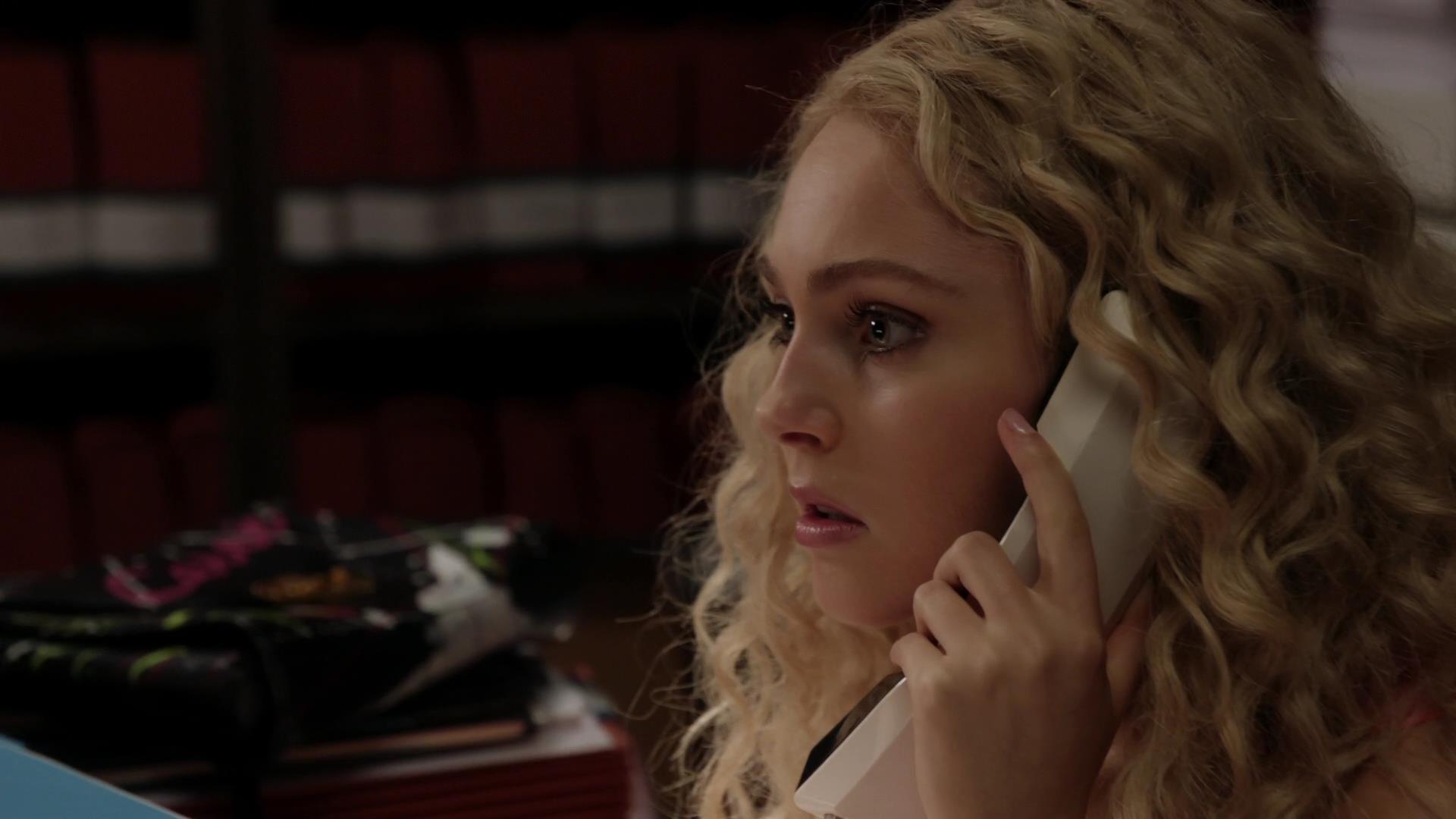 TheCarrieDiaries1x02_AnnaSophiaRobbOnline0461.jpg