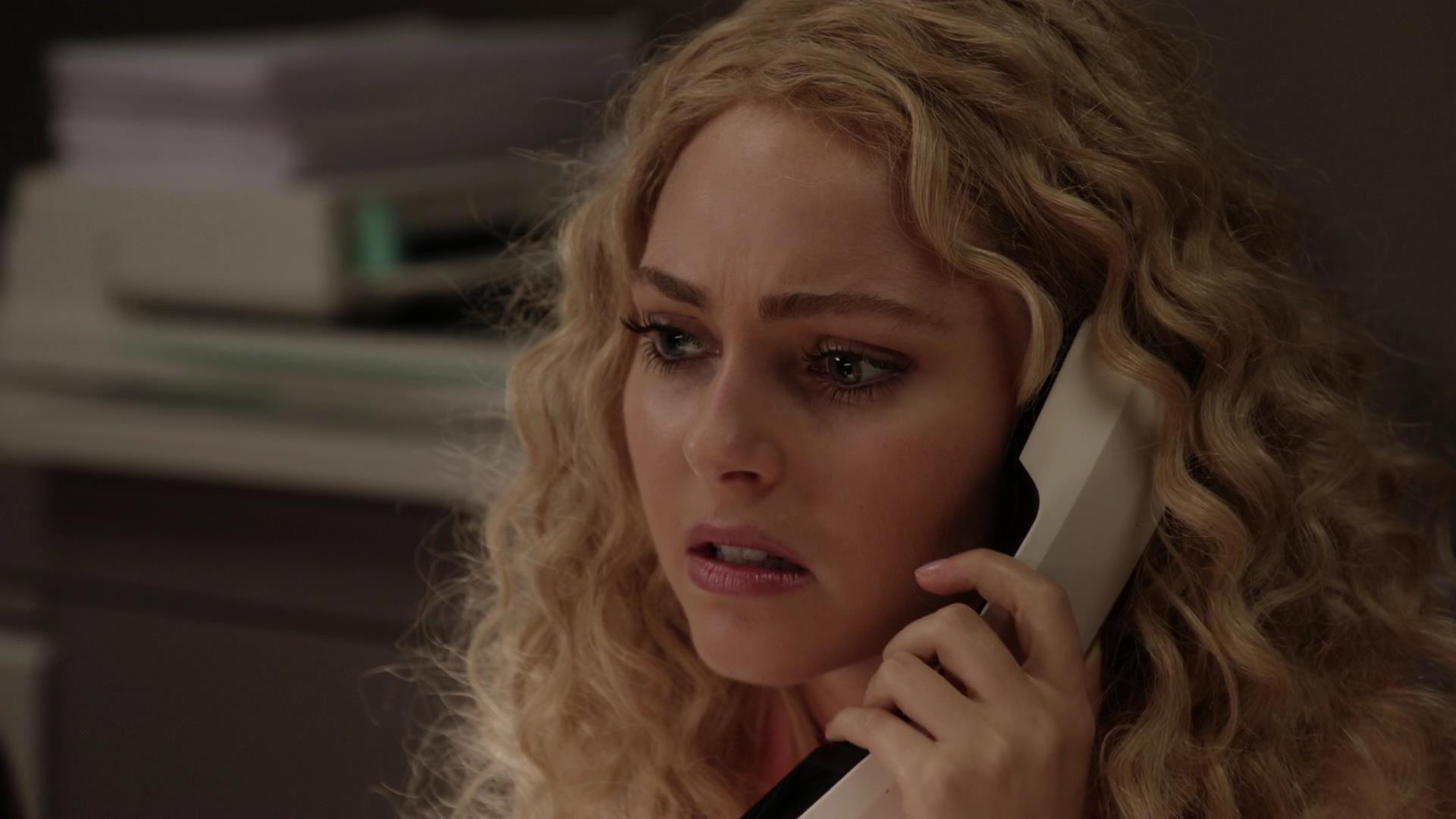 TheCarrieDiaries1x02_AnnaSophiaRobbOnline0469.jpg