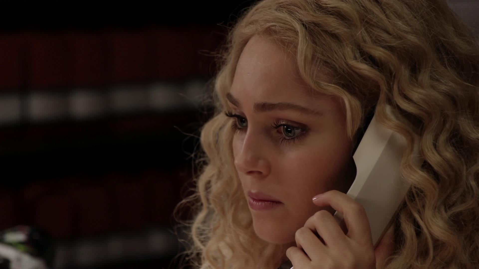 TheCarrieDiaries1x02_AnnaSophiaRobbOnline0470.jpg
