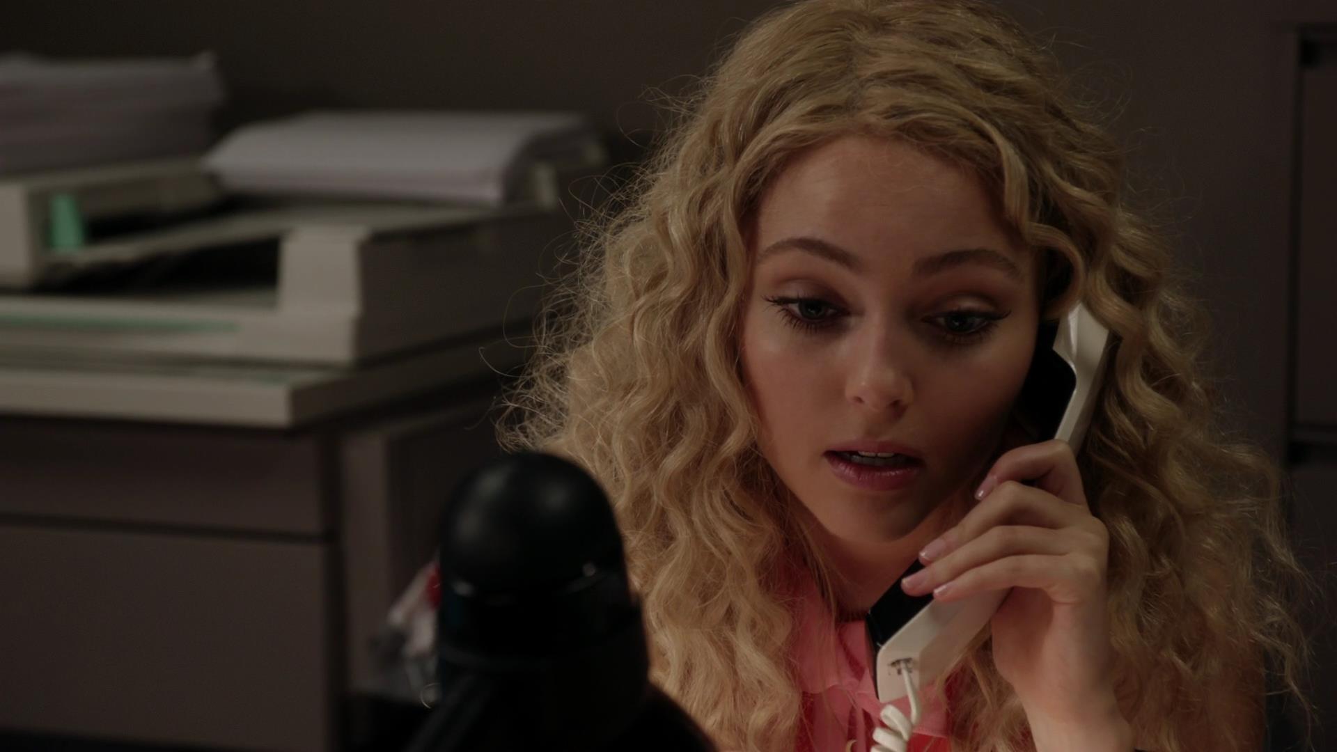 TheCarrieDiaries1x02_AnnaSophiaRobbOnline0480.jpg