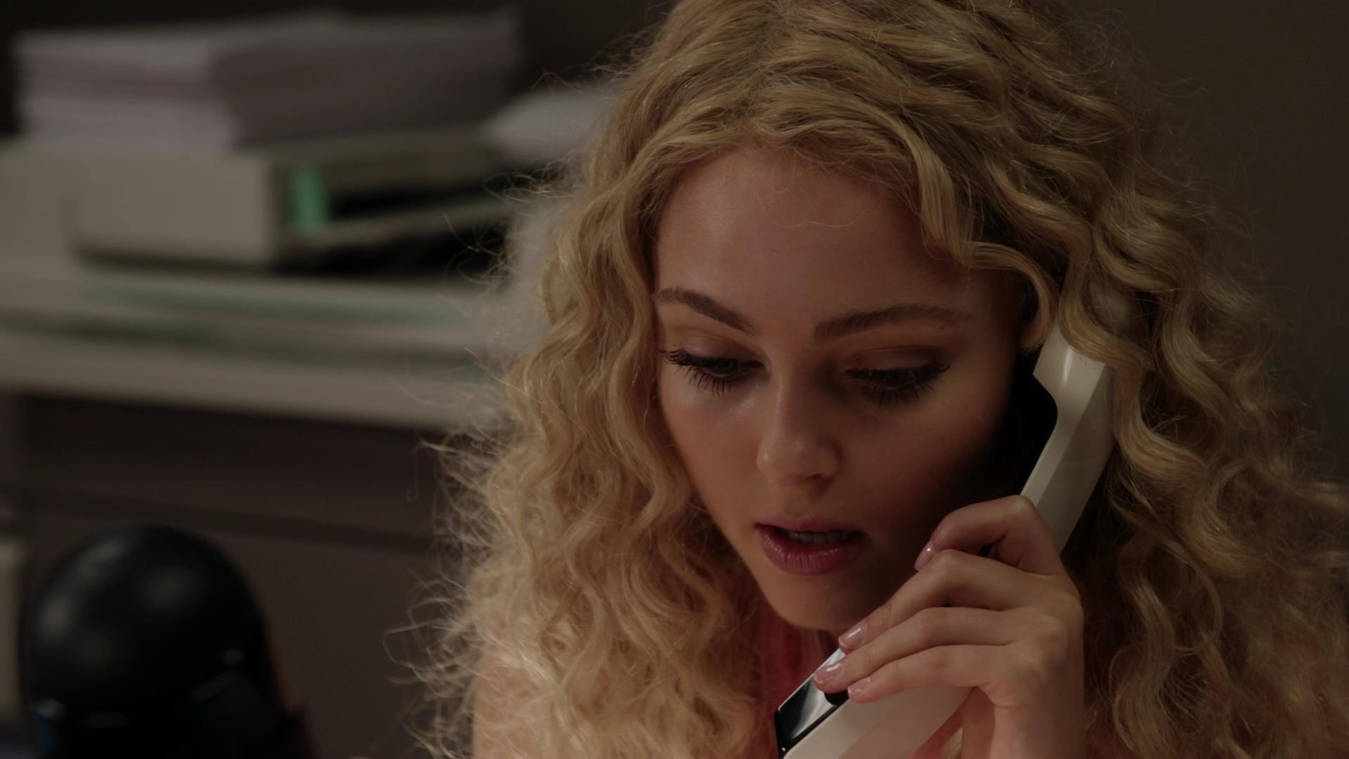 TheCarrieDiaries1x02_AnnaSophiaRobbOnline0487.jpg