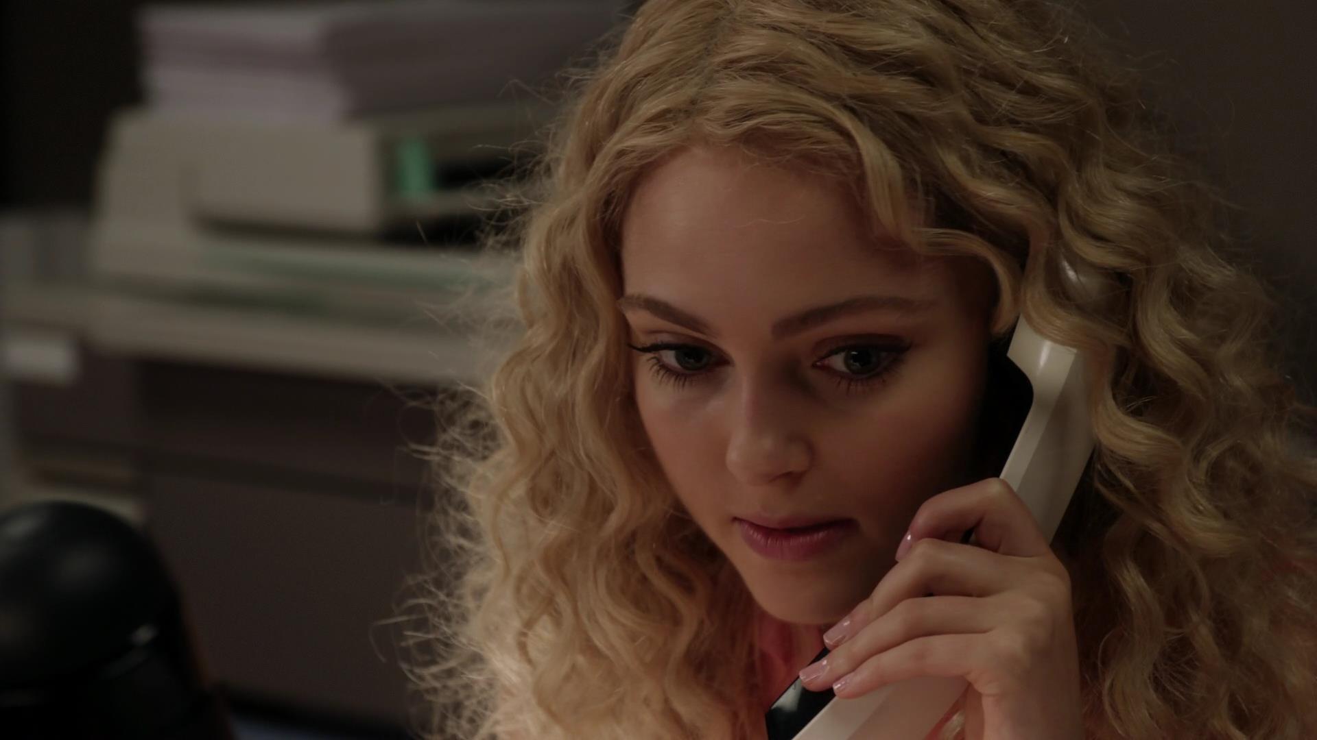 TheCarrieDiaries1x02_AnnaSophiaRobbOnline0488.jpg
