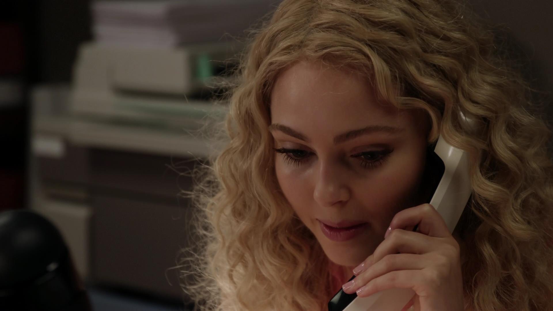 TheCarrieDiaries1x02_AnnaSophiaRobbOnline0489.jpg