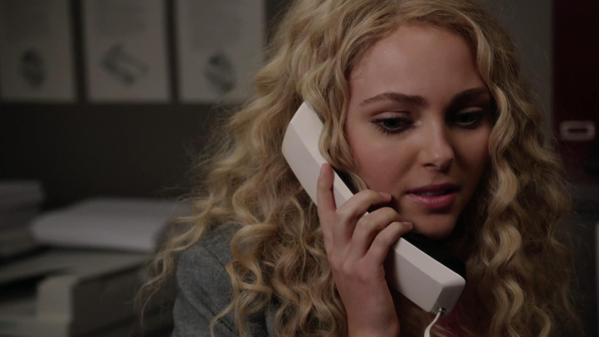 TheCarrieDiaries1x02_AnnaSophiaRobbOnline0518.jpg
