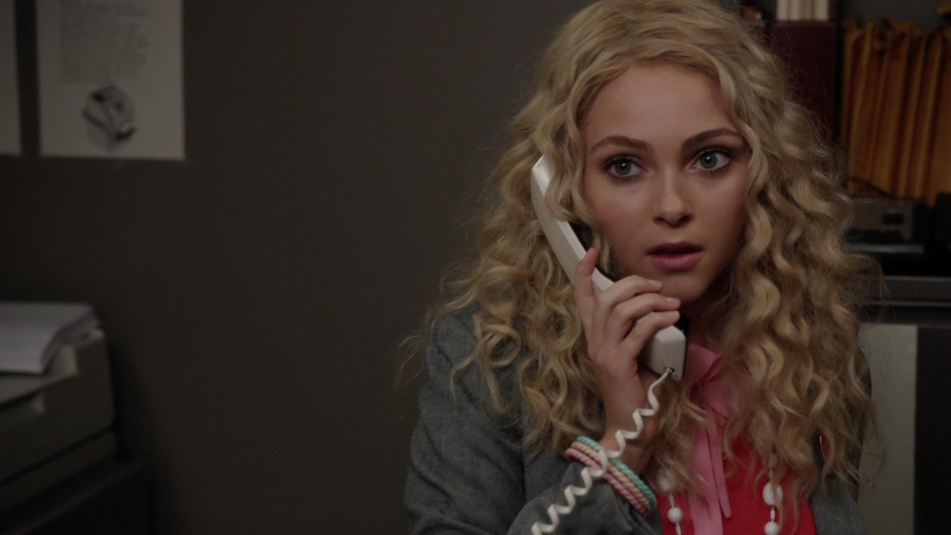 TheCarrieDiaries1x02_AnnaSophiaRobbOnline0519.jpg