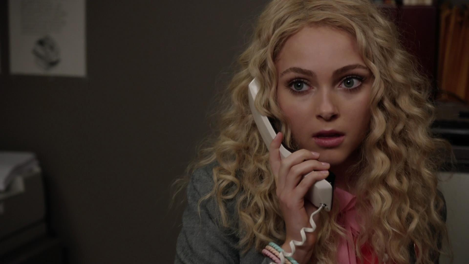 TheCarrieDiaries1x02_AnnaSophiaRobbOnline0520.jpg