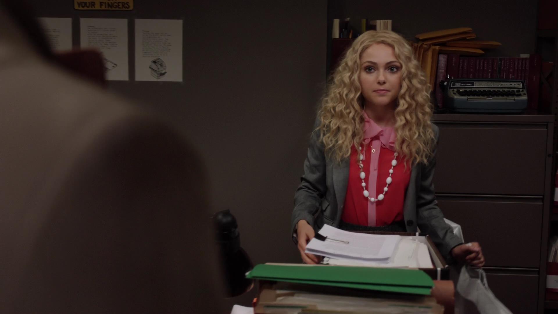 TheCarrieDiaries1x02_AnnaSophiaRobbOnline0524.jpg