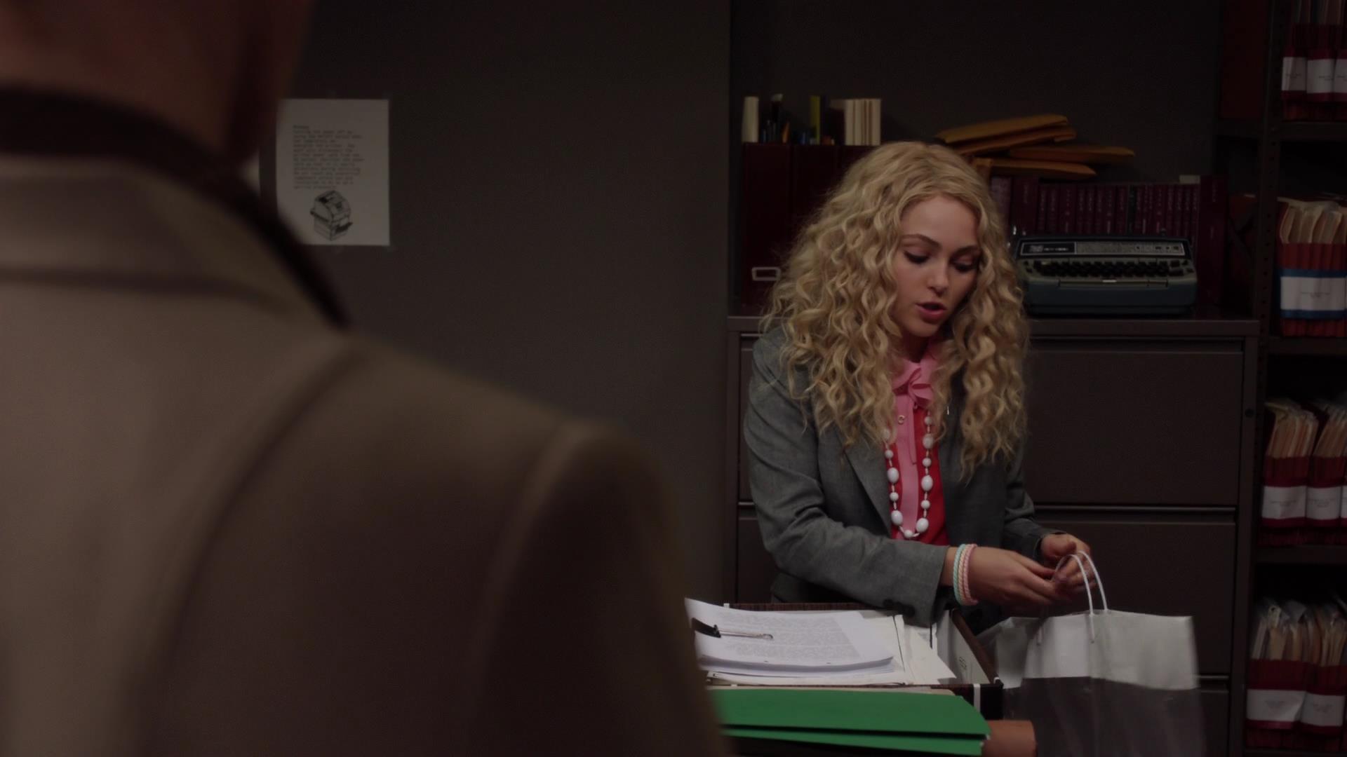 TheCarrieDiaries1x02_AnnaSophiaRobbOnline0529.jpg