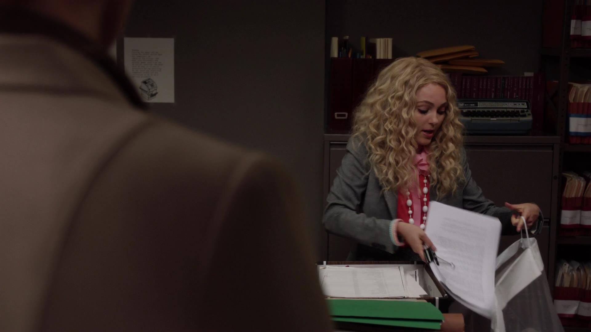 TheCarrieDiaries1x02_AnnaSophiaRobbOnline0540.jpg