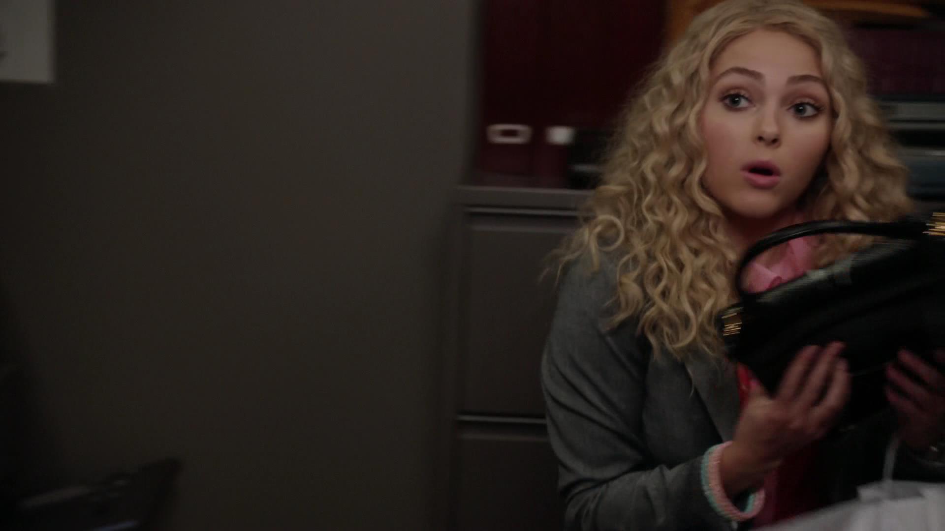 TheCarrieDiaries1x02_AnnaSophiaRobbOnline0542.jpg